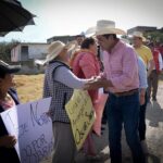öscar Sánchez, presidente uicipal de Almoloya de Juárez, aprovecha las giras para estar cerca y ecuchar a la ciudadanía.