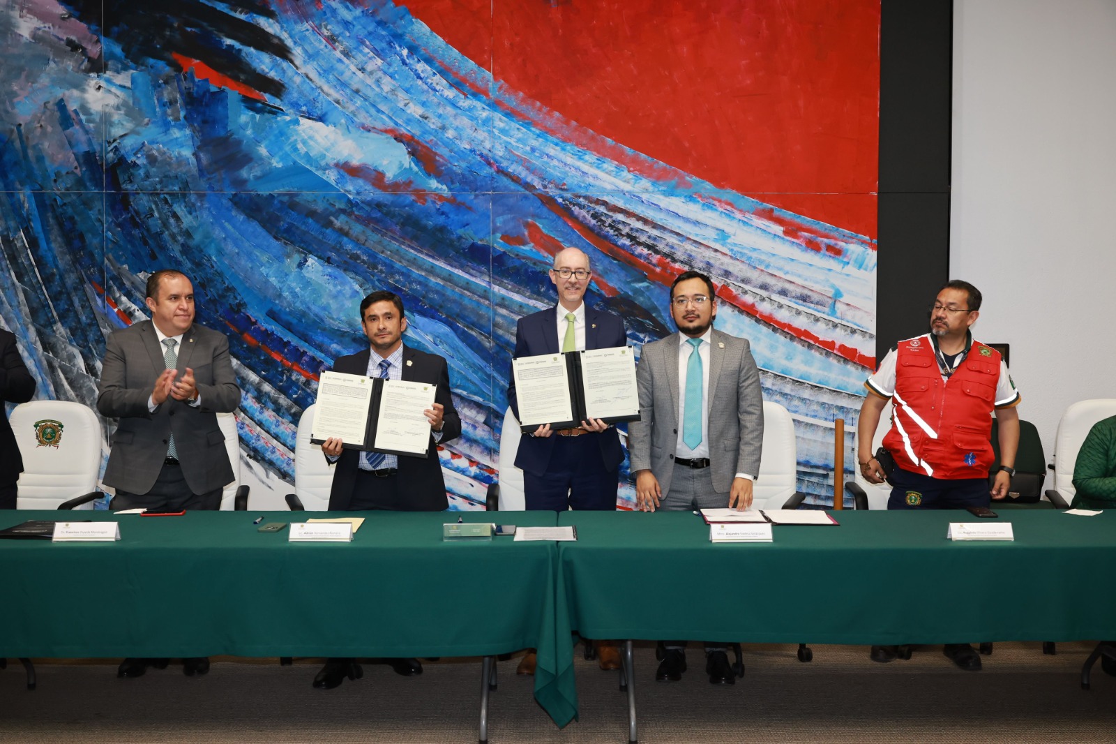 ⛑️🤝🏻👩🏻🚒Afianza UAEMéx colaboración en materia de protección civil con el sector público