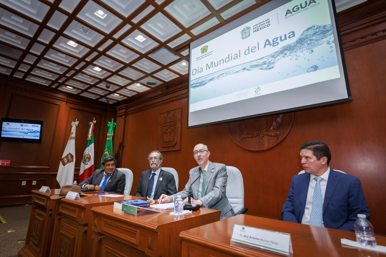 En el Día Mundial del Agua, el Rector de la UAEMéx explicó los beneficios de captar y utilizar el agua de lluvia.