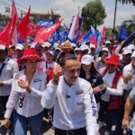 Fernando Flores Fernánde, recibió el respaldo de los vecinos de la populosa colonia Infonavit San Francisco, Metepec, para que siga en el cargo.