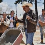 El presidente municipal entregó un camino de concreto hidráulico en el Ejido El Estanco y otro en la comunidad de Loma Blanca