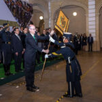 El Rector Carlos Eduardo Barrera entregó la bandera institucional y el banderín a la escolta e integrantes del Contingente.