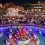 Lució preciosa la PLaza Juárez de Metepec, en la cena de más de mil 500 parejas el Día del Amor y la Amistad.