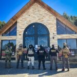 Elementos participantes en el aseguramiento de los inmuebles cuya propiedad se atribuye a dirigentes del crimen organizado.