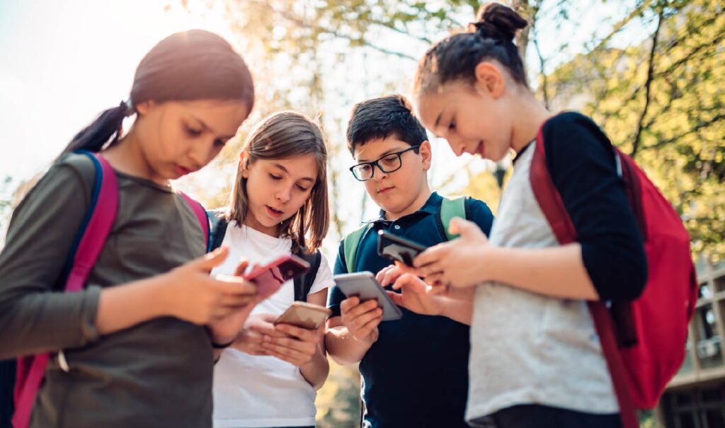 Smartphones y rendimiento escolar / Maullidos Urbanos