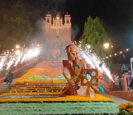 MONTA EL MUNICIPIO ESPECTACULAR OFRENDA MONUMENTAL EN METEPEC