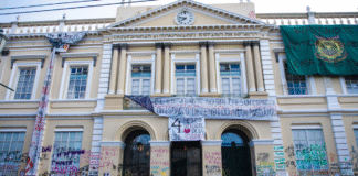 Sigue tomada la Rectoría de la UAEMex / Maullidos Urbanos