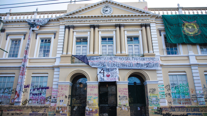 Maullidos 5 noviembre 25 Edificio de Rectoría de la UAEMéx