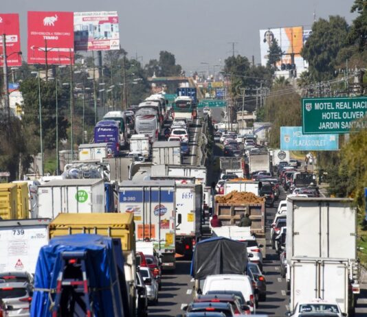 Caos por bloqueos en carreteras / Maullidos Urbanos