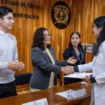 Rectora Paty Zarza realizó entrega simbólica de más de 18 mil becas, apoyos y estímulos