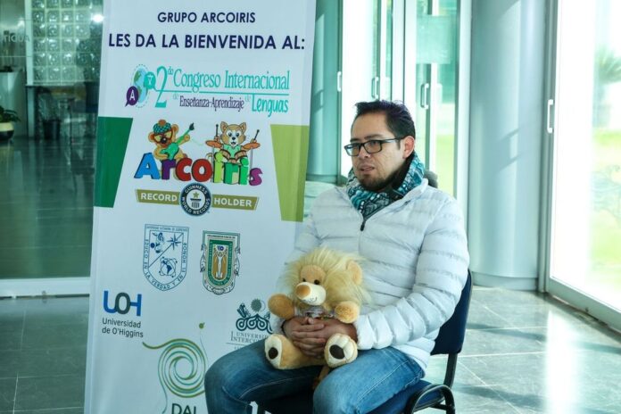 Juan Carlos Becerril Bustamate, del Departamento de Lenguas de la UAEMéx, anunció el 2o. Congreso de Enseñanza de Lenguas Extranjeras