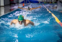 Yael Emiliano Nava Villa, estudiante de la UAEMéx, promesa de la natación universitaria