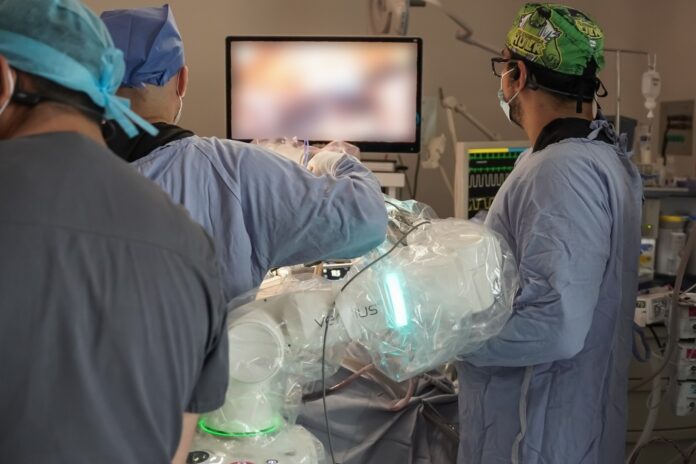 Con 68 cirugías realizadas desde el 28 de noviembre del año pasado, la Unidad de Cirugía de Inteligencia Robótica Versius