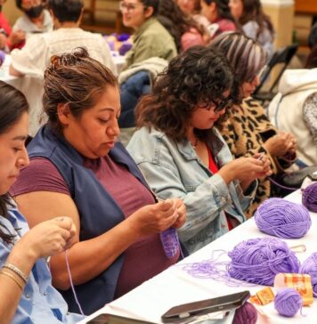 Tejer por la igualdad: con acción textil colectiva arranca la UAEMÉX actividades rumbo al 8M