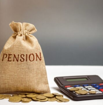 Ajustes a pensiones, necesario / Maullidos Urbanos