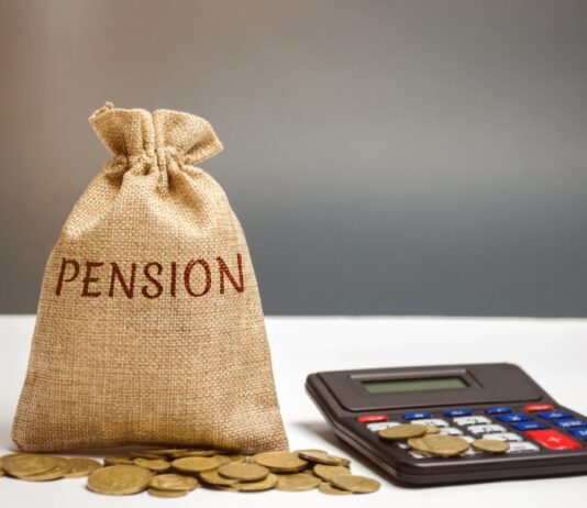 Ajustes a pensiones, necesario / Maullidos Urbanos