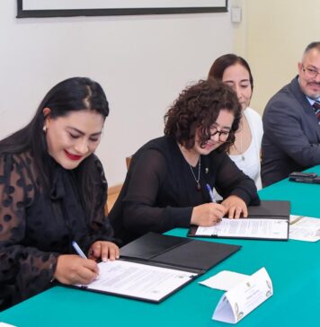 La UAEMéx refuerza apoyo al estudiantado con convenio y entrega de Potrobús en Temascaltepec