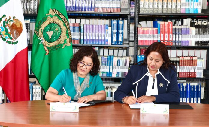 La Rectora de UAEMéx y la presidenta municipal Xóchitl Flores Jiménez, de Chimalhuacán, también inauguraron una biblioteca.
