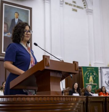 Reconoce UAEMéx a su comunidad docente por su compromiso y años de servicio