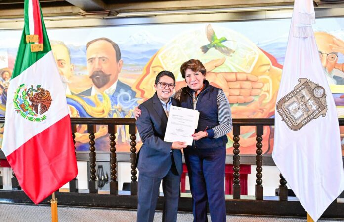 Tomó la Gobernadora Delfina Gómez, la protesta a nuevos funcionarios y funcionarias