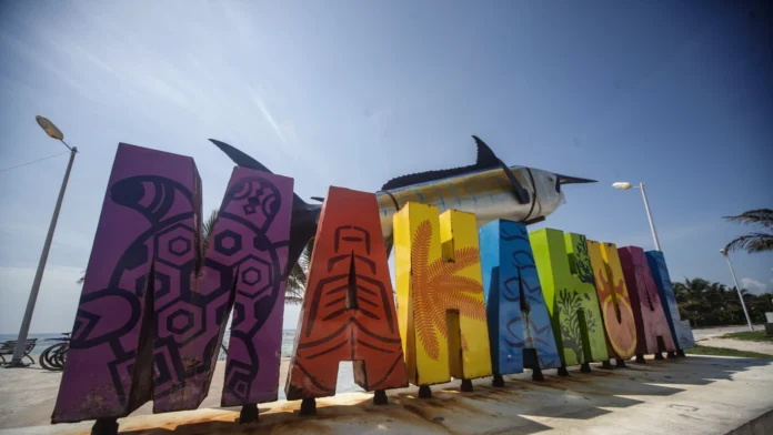 Alebrijes 1 mayo 26 Detienen megaproyecto turístico en Mahahual, Quintana Roo