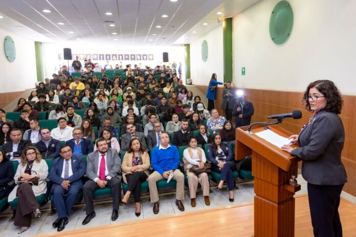 La UAEMéx se consolida como una institución a la vanguardia en la generación de conocimiento, desarrollo tecnológico e innovación al servicio de la sociedad, dijo la Rectora.