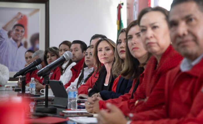 En conferencia de prensa, la Presidenta del CDE del PRI denunció el abandono del gobierno morenista al campo.