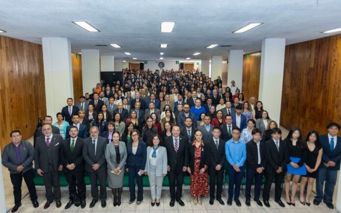 La Preparatoria número 1 de la UAEMéx fortalece la educación digital mediante el programa “Tu PrepaDigital UAEMéx”, destacó la rectora.