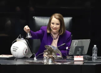 Maullidos Urbanos / Nueva Secretaria, las Mujeres que esperen