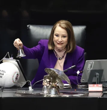 Maullidos Urbanos / Nueva Secretaria, las Mujeres que esperen