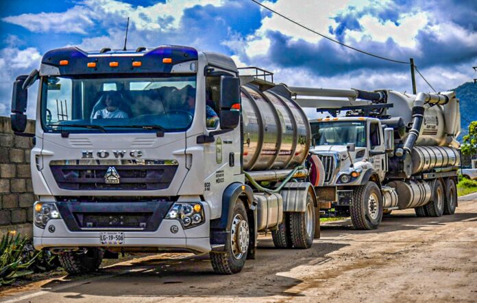Los equipos vactor se utilizaron para la limpieza y desague para devolver funcionalidad a la carretera