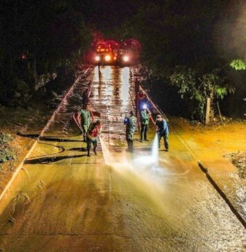 El Gobierno del EdoMéx concluye limpieza de la carretera y realiza jornada de salud en Temascaltepec, tras afectaciones por lluvias del domingo