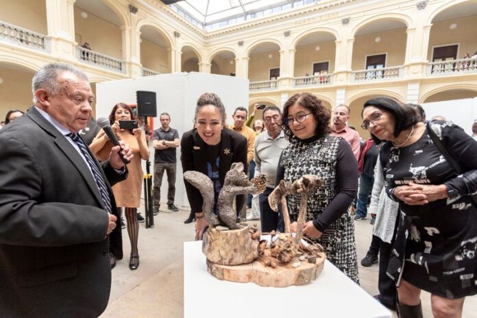 Inauguró la Rectora Martha Patricia Zarza la Exposición de Artes Plásticas 2026 del CEAC
