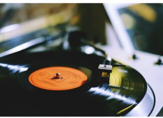 Nostalgia vigente: el Disco de Vinilo / Maullidos Urbanos
