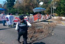 LUEGO DE DÍA Y MEDIO DE BLOQUEO, LAS MADRES BUSCADORAS DESPEJAN EL PASO EN LA MÉXICO-TOLUCA