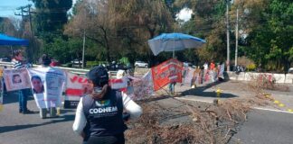 LUEGO DE DÍA Y MEDIO DE BLOQUEO, LAS MADRES BUSCADORAS DESPEJAN EL PASO EN LA MÉXICO-TOLUCA