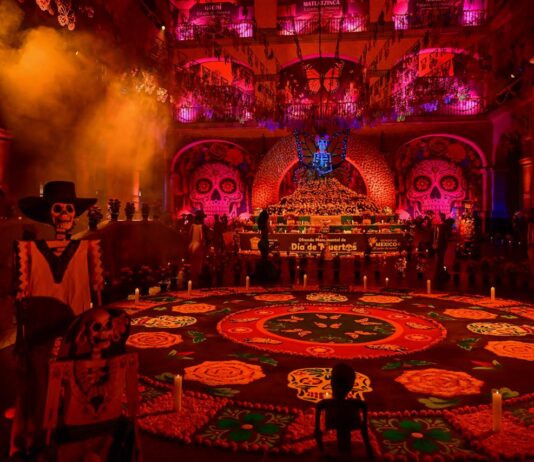 Inaugura Gobernadora Delfina Gómez Ofrenda Monumental de Día de Muertos en Palacio de Gobierno