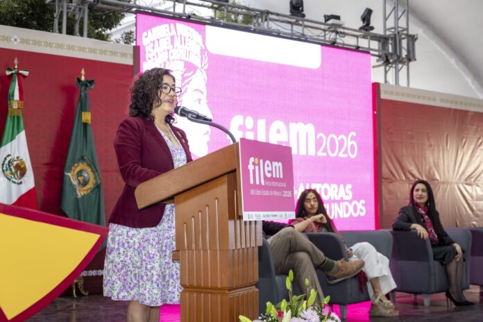 la rectora de la UAEMéx destacó que el lema “Más autoras, más mundos” invita a reflexionar sobre las barreras históricas que han enfrentado las mujeres para acceder a la lectura
